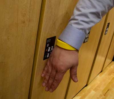 hands free day use lockers